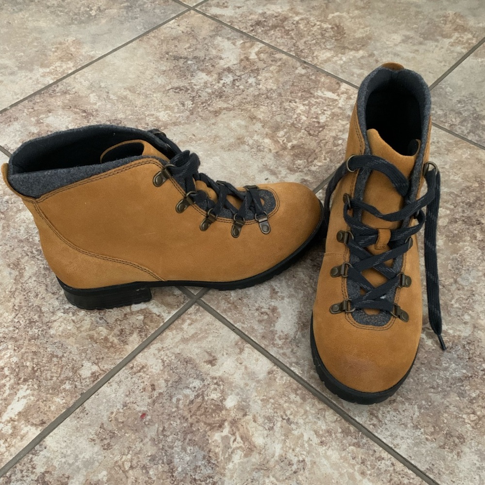 Womens Clark’s Boots